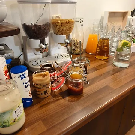 Venus בית אירוח *